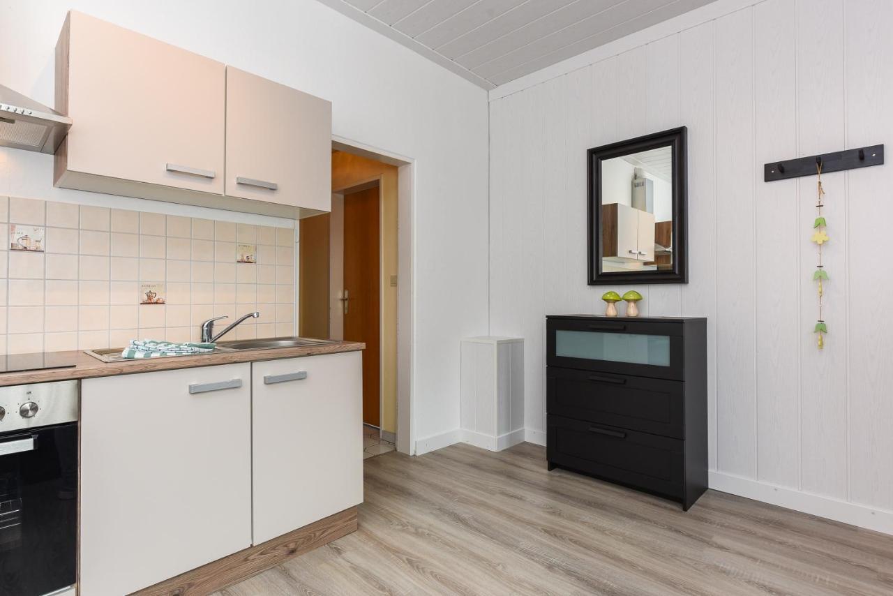 Ferienwohnungen Im Haus Waterkant Neuharlingersiel Exterior foto